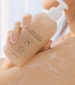 Heveblue – Salmon Fruity Centella Body Wash – Soothing & Hydrating Body Cleanser 300ml - Image 2