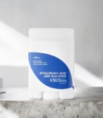 Isntree – Hyaluronic Acid Airy Sun Stick SPF50+ PA++++ – Hydrating & Lightweight Sun Protection 22 g