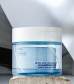 Isntree – Ultra-Low Molecular Hyaluronic Acid Zinc Cooling Pad – Soothing & Hydrating Toner Pads 60 pcs/150 ml