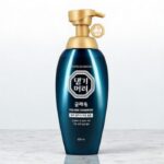 Daeng Gi Meo Ri - Glamorous Volume Shampoo - Volumizing Herbal Hair Cleanser 400 ml