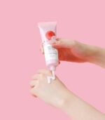 Round Lab - Camellia Deep Collagen Firming Sun Serum SPF50+ PA++++ – Firming & Hydrating Sunscreen Serum 50ml - Image 2